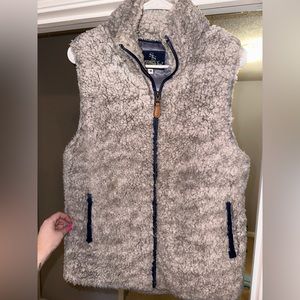 Fuzzy Simply Southern vest 🥰